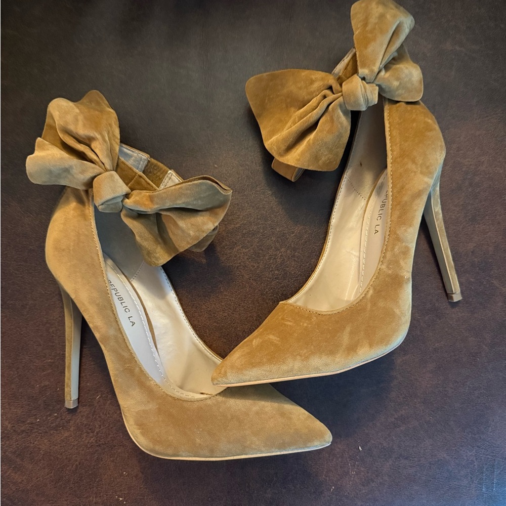 Shoe Republic LA Tan Heels with Bow Accent